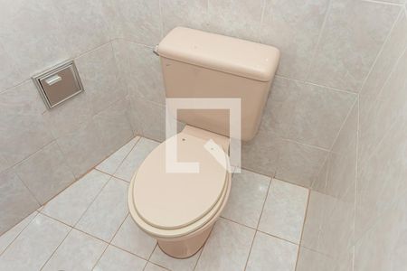 Casa à venda com 170m², 3 quartos e 3 vagas Casa à venda com 170m², 3 quartos e 3 vagasBanheiro de Serviço