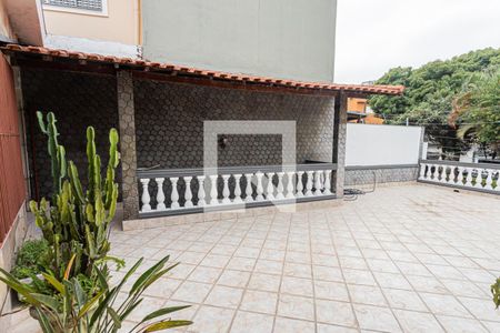 Casa à venda com 170m², 3 quartos e 3 vagas Casa à venda com 170m², 3 quartos e 3 vagasQuintal