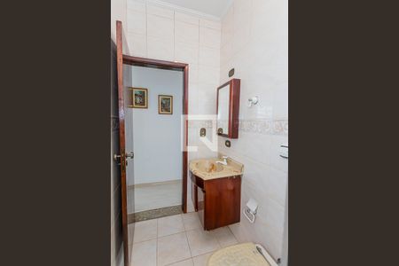 Casa à venda com 170m², 3 quartos e 3 vagas Casa à venda com 170m², 3 quartos e 3 vagasBanheiro 1