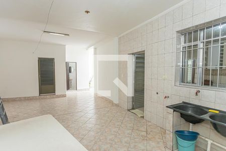 Casa à venda com 170m², 3 quartos e 3 vagas Casa à venda com 170m², 3 quartos e 3 vagasQuintal