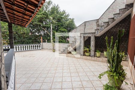 Casa à venda com 170m², 3 quartos e 3 vagas Casa à venda com 170m², 3 quartos e 3 vagasQuintal
