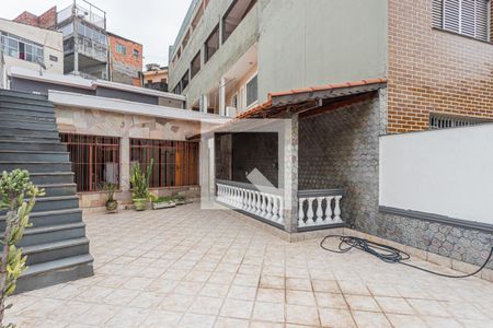Casa à venda com 170m², 3 quartos e 3 vagas Casa à venda com 170m², 3 quartos e 3 vagasQuintal