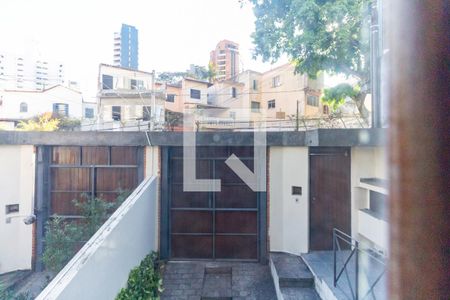 Vista da Sala de Estar de casa à venda com 5 quartos, 220m² em Aclimação, São Paulo