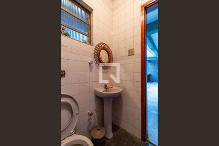 Casa para alugar com 370m², 5 quartos e 2 vagasBanheiro Externo