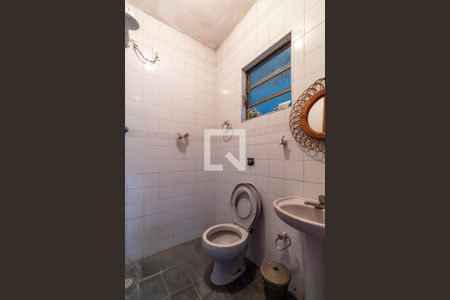 Casa para alugar com 370m², 5 quartos e 2 vagasBanheiro Externo