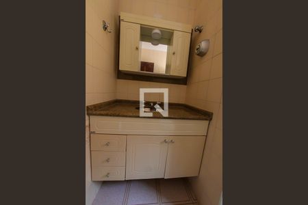 Casa à venda com 160m², 3 quartos e 4 vagas Casa à venda com 160m², 3 quartos e 4 vagasBanheiro