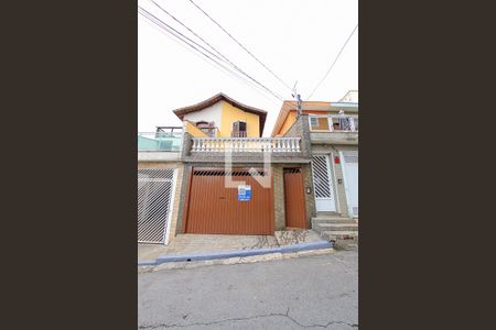 Casa à venda com 160m², 3 quartos e 4 vagas Casa à venda com 160m², 3 quartos e 4 vagasFachada