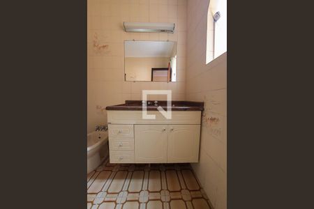 Casa à venda com 160m², 3 quartos e 4 vagas Casa à venda com 160m², 3 quartos e 4 vagasBanheiro da Suite