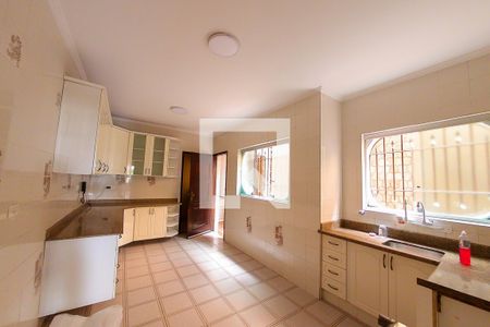 Casa à venda com 160m², 3 quartos e 4 vagas Casa à venda com 160m², 3 quartos e 4 vagasCozinha
