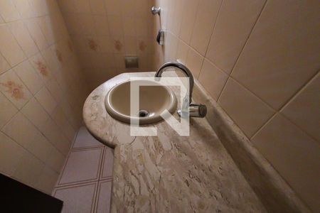 Casa à venda com 160m², 3 quartos e 4 vagas Casa à venda com 160m², 3 quartos e 4 vagasLavabo