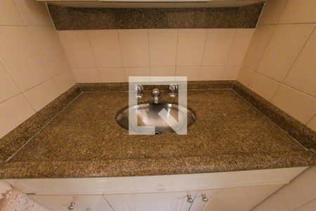 Casa à venda com 160m², 3 quartos e 4 vagas Casa à venda com 160m², 3 quartos e 4 vagasBanheiro