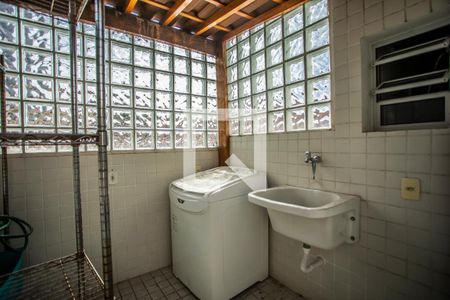 Casa para alugar com 300m², 5 quartos e 2 vagasTerraço - Área de Serviço