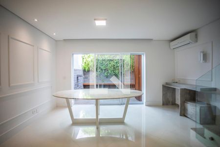 Sala de Estar de casa à venda com 5 quartos, 300m² em Vila Mariana, São Paulo