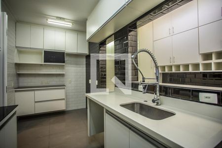 Casa para alugar com 300m², 5 quartos e 2 vagasCozinha