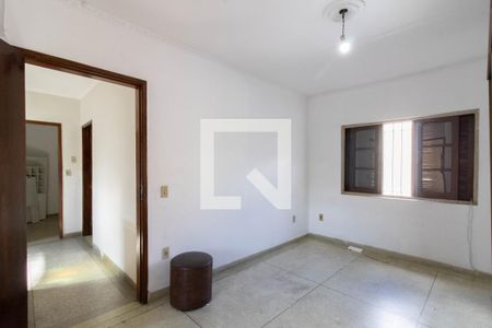 Casa à venda com 287m², 3 quartos e 2 vagasSuíte