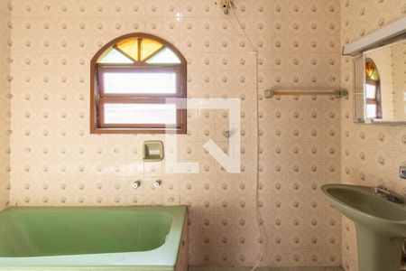 Casa à venda com 287m², 3 quartos e 2 vagasBanheiro da Suíte