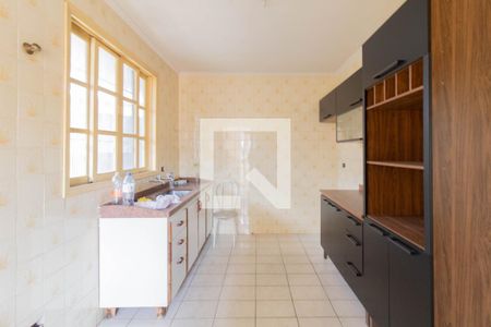 Casa à venda com 287m², 3 quartos e 2 vagasCozinha