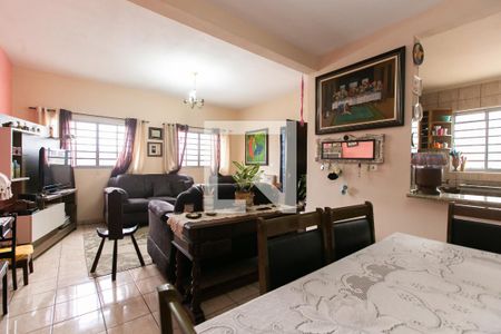 Sala  de casa à venda com 3 quartos, 140m² em Vila Carmosina, São Paulo