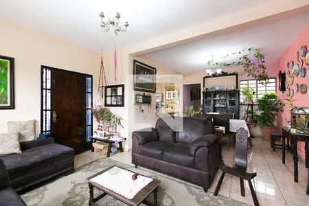 Sala  de casa para alugar com 3 quartos, 630m² em Vila Carmosina, São Paulo