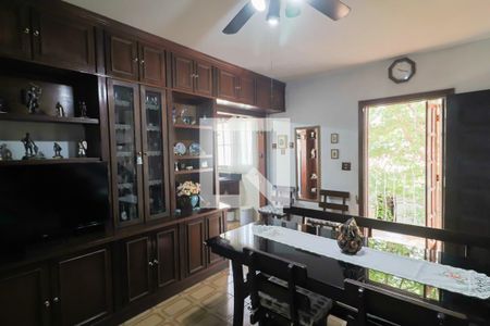 Casa para alugar com 283m², 4 quartos e 2 vagas Casa para alugar com 283m², 4 quartos e 2 vagasCasa 2