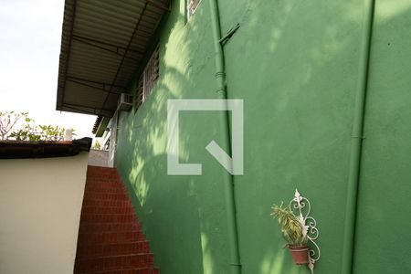 Escada de apartamento para alugar com 1 quarto, 50m² em Brasilândia, São Gonçalo