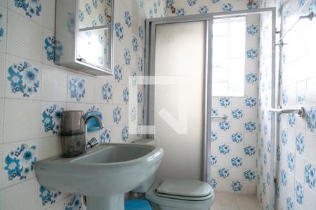 Banheiro de apartamento para alugar com 1 quarto, 50m² em Brasilândia, São Gonçalo