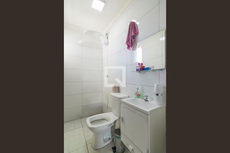 Banheiro da Suite de apartamento para alugar com 2 quartos, 56m² em Vila Guaraciaba, Santo André