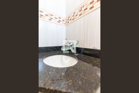 Casa de condomínio à venda com 65m², 2 quartos e 2 vagasBanheiro da Suíte 1