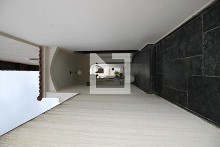 Casa para alugar com 342m², 5 quartos e 4 vagasCorredor