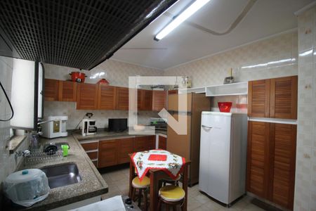 Casa para alugar com 342m², 5 quartos e 4 vagasCozinha