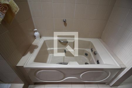 Casa para alugar com 342m², 5 quartos e 4 vagasBanheira