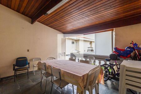 Casa à venda com 300m², 3 quartos e 2 vagas Casa à venda com 300m², 3 quartos e 2 vagasEspaço Churrasco