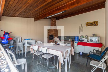 Casa à venda com 300m², 3 quartos e 2 vagas Casa à venda com 300m², 3 quartos e 2 vagasEspaço Churrasco