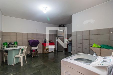 Casa à venda com 300m², 3 quartos e 2 vagas Casa à venda com 300m², 3 quartos e 2 vagasÁrea de Serviço