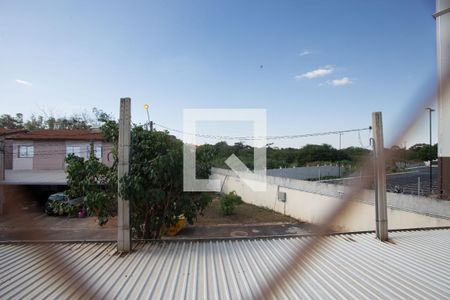 Casa de condomínio para alugar com 70m², 2 quartos e 1 vagaVista da janela do quarto 2