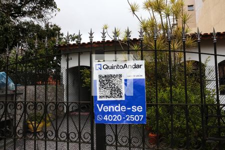 Casa à venda com 318m², 6 quartos e 4 vagas Casa à venda com 318m², 6 quartos e 4 vagasPlaquinha