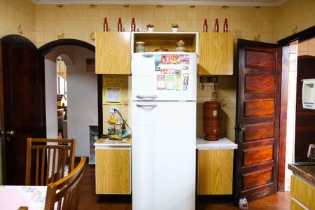 Casa à venda com 318m², 6 quartos e 4 vagas Casa à venda com 318m², 6 quartos e 4 vagasCozinha