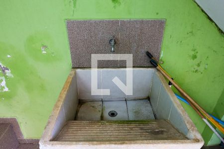 Casa à venda com 318m², 6 quartos e 4 vagas Casa à venda com 318m², 6 quartos e 4 vagasQuintal e Churrasqueira