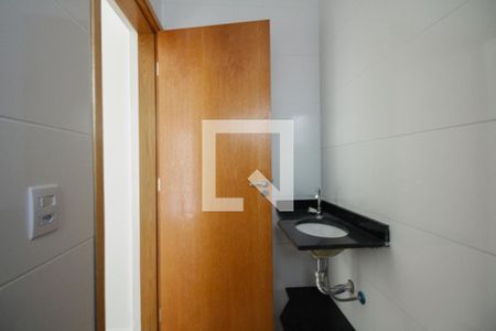 Banheiro  de apartamento à venda com 2 quartos, 36m² em Vila Carrão, São Paulo