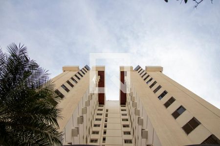 Fachada de apartamento para alugar com 3 quartos, 110m² em Setor Oeste, Goiânia