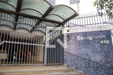 Apartamento para alugar com 110m², 3 quartos e sem vaga Apartamento para alugar com 110m², 3 quartos e sem vagaFachada