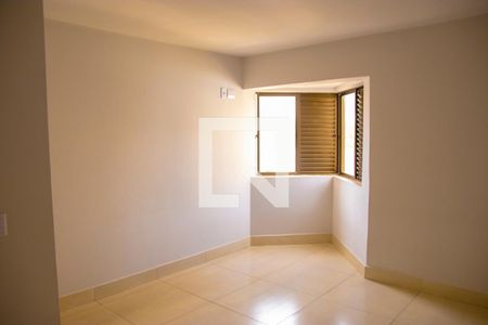 Apartamento para alugar com 110m², 3 quartos e sem vaga Apartamento para alugar com 110m², 3 quartos e sem vagaSuíte