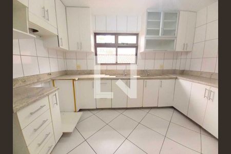 Apartamento para alugar com 4 quartos, 120m² em Sagrada Família, Belo Horizonte