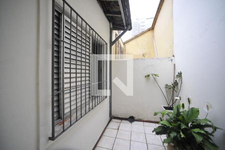 Casa à venda com 200m², 3 quartos e 2 vagasÁrea entre quartos