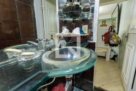 Apartamento à venda com 370m², 7 quartos e 2 vagasBanheiro da Suíte 2