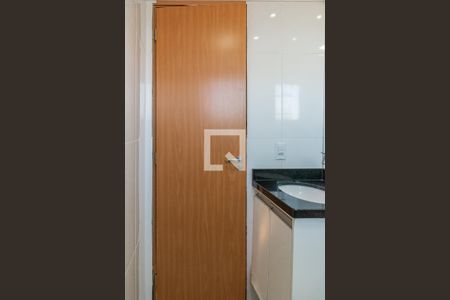 Apartamento à venda com 41m², 2 quartos e 1 vaga Apartamento à venda com 41m², 2 quartos e 1 vagaBanheiro