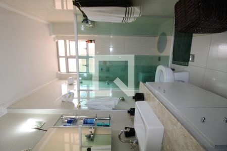 Apartamento à venda com 135m², 3 quartos e sem vagaBanheiro do Quarto 1 (suíte)