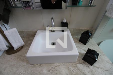 Apartamento à venda com 135m², 3 quartos e sem vagaBanheiro do Quarto 1 (suíte)