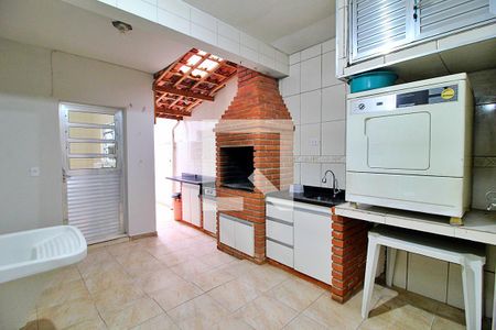 Casa para alugar com 232m², 5 quartos e 2 vagasÁrea de Serviço e Churrasqueira