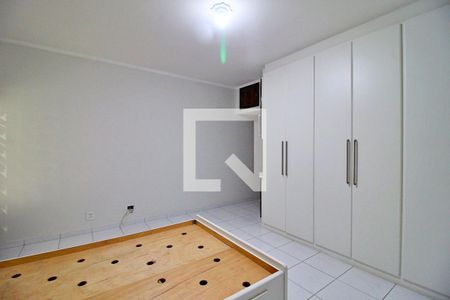 Casa para alugar com 232m², 5 quartos e 2 vagasQuarto 3